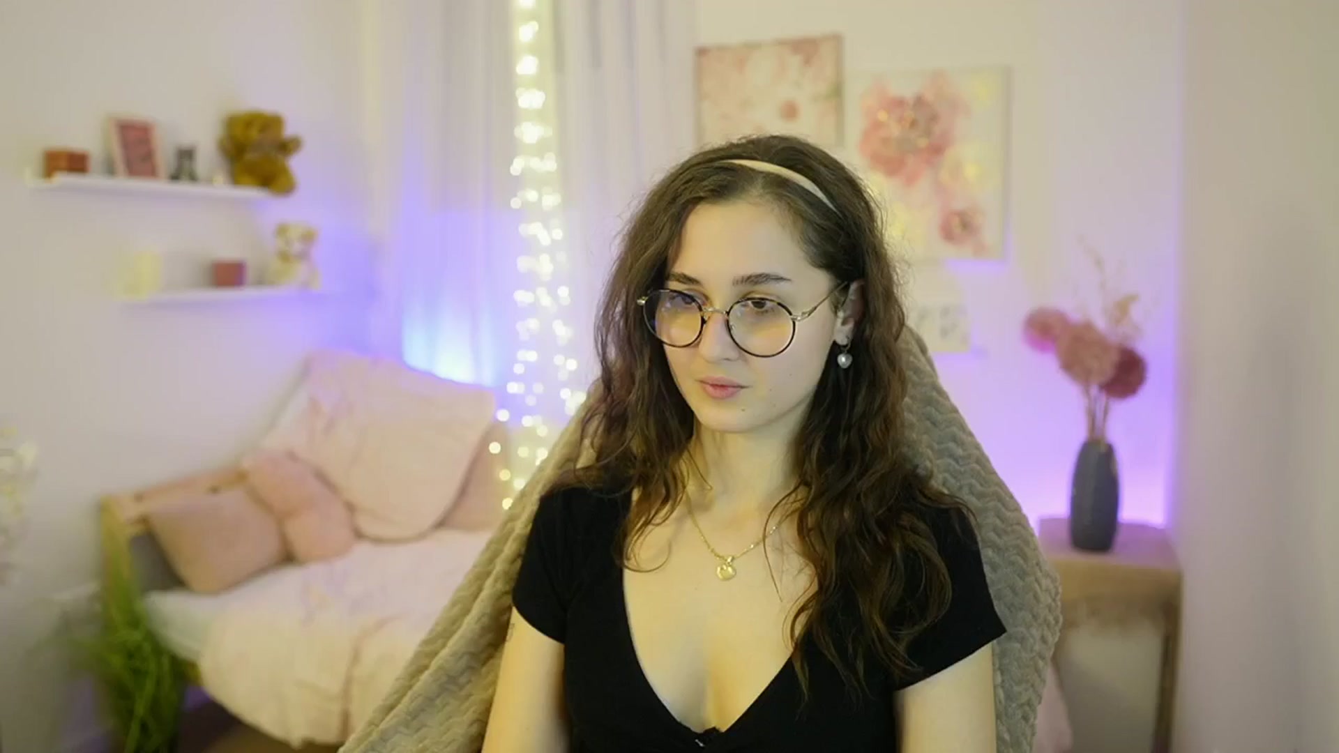 Gallery image thumbnail from Anita_Grey_'s myfreecams stream on, 12/18/2025, 21:24 image 9 of 20