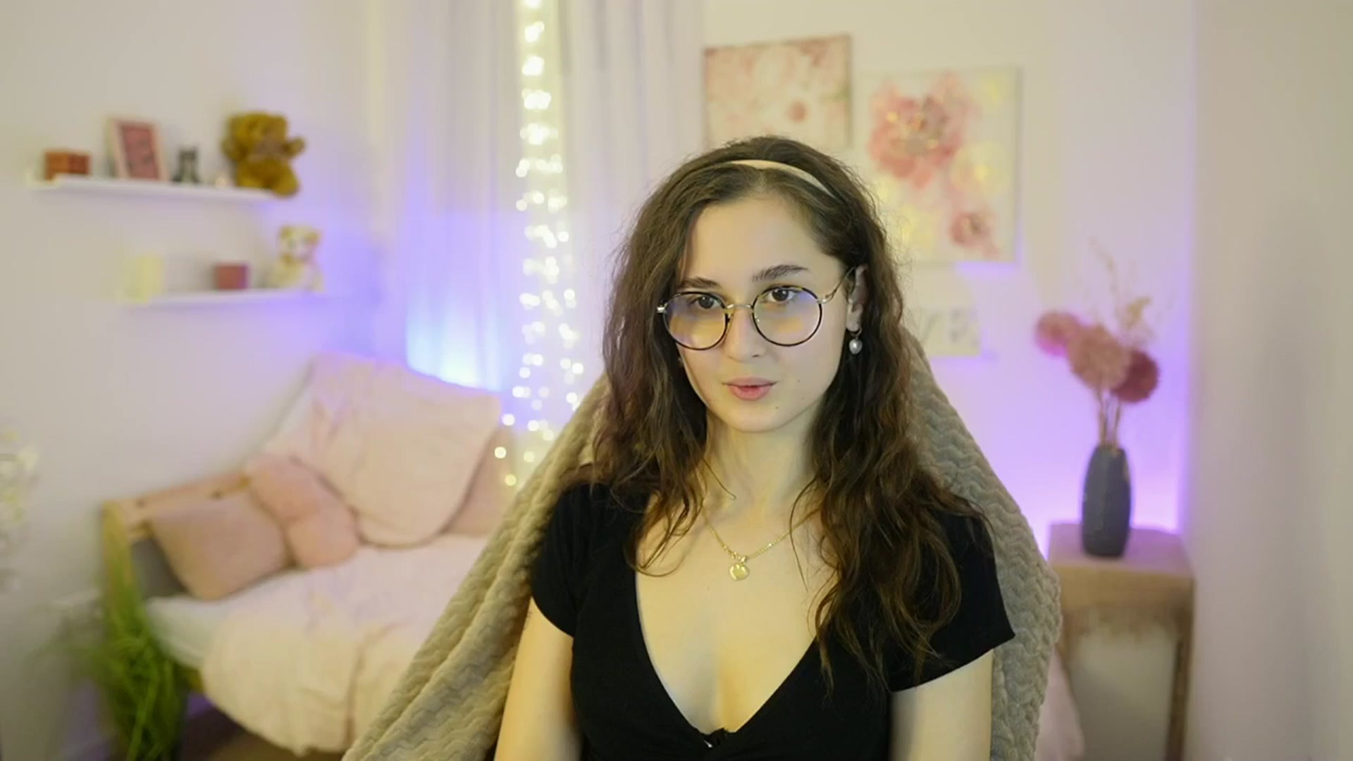 Gallery image thumbnail from Anita_Grey_'s myfreecams stream on, 12/18/2025, 21:24 image 8 of 20