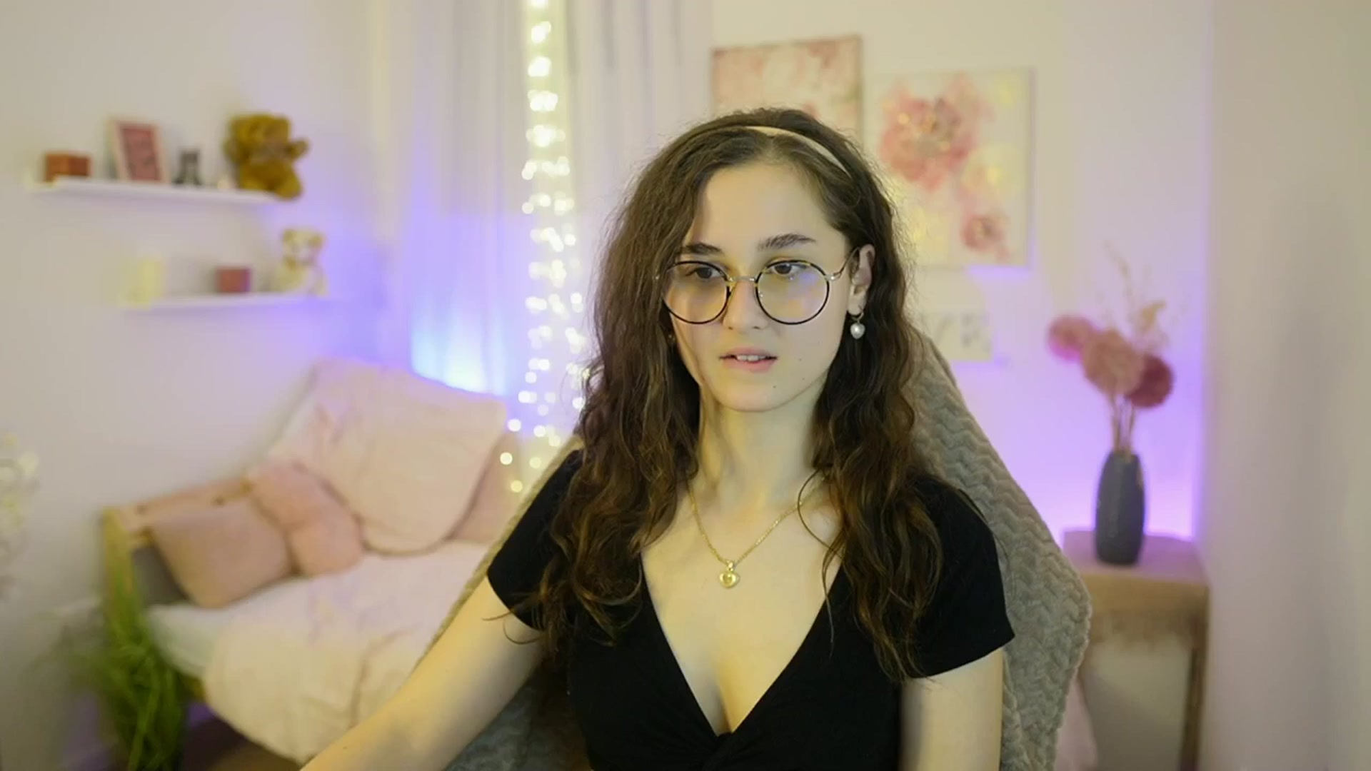 Gallery image thumbnail from Anita_Grey_'s myfreecams stream on, 12/18/2025, 21:24 image 16 of 20