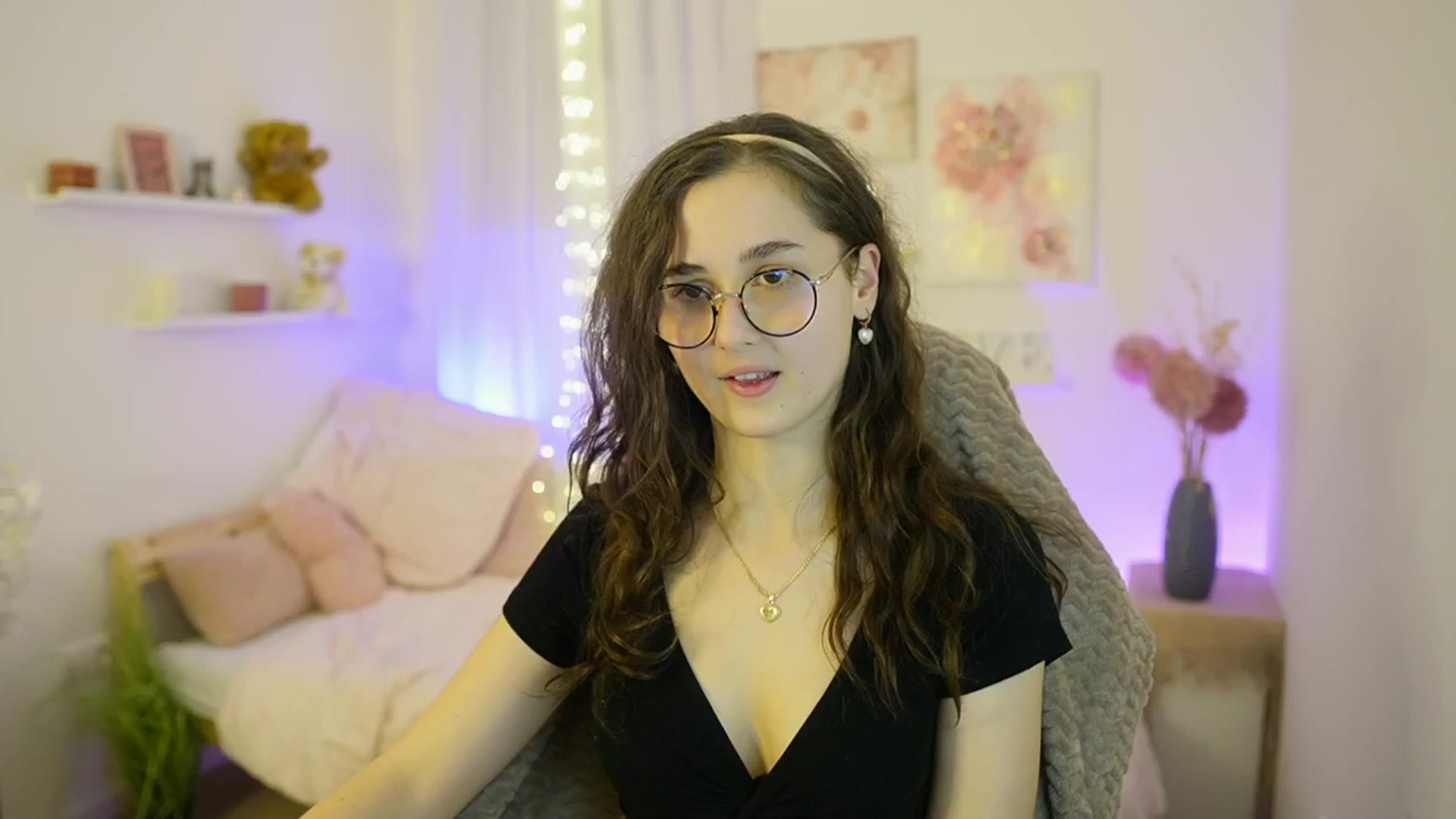 Gallery image thumbnail from Anita_Grey_'s myfreecams stream on, 12/18/2025, 21:24 image 14 of 20