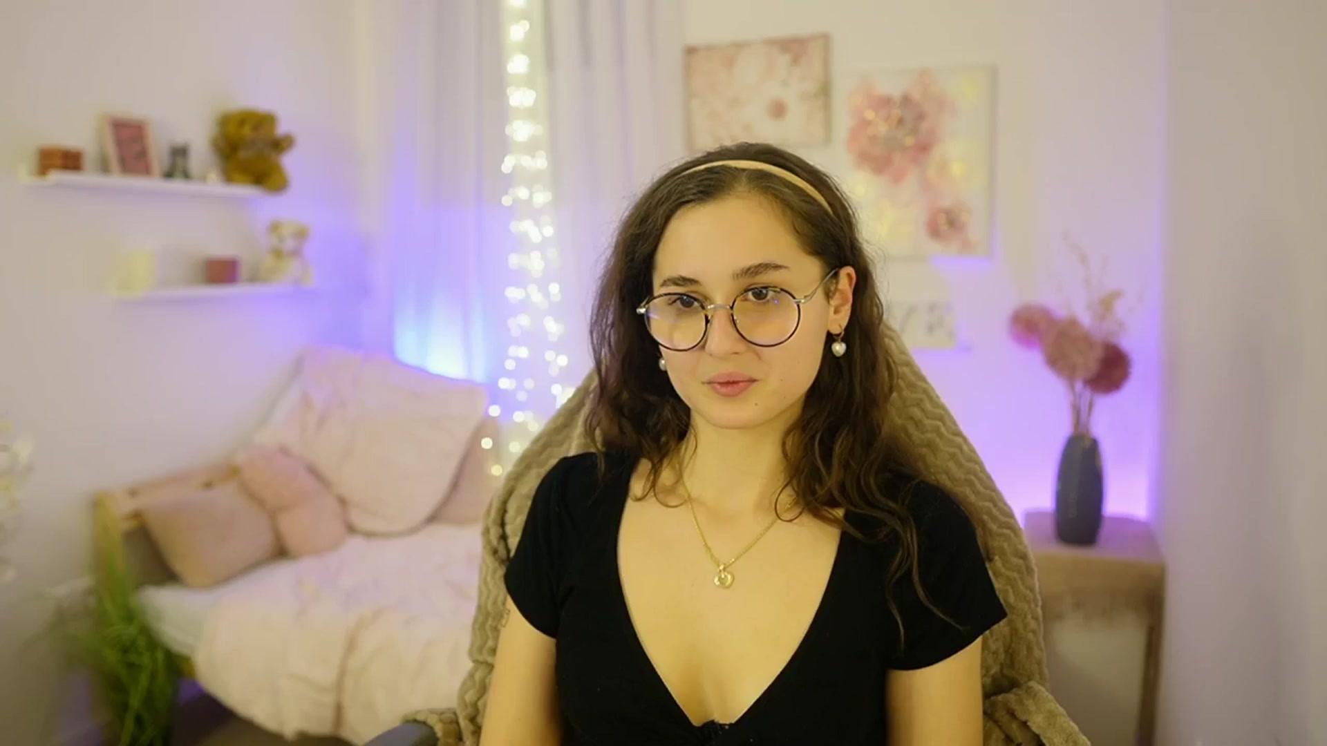 Gallery image thumbnail from Anita_Grey_'s myfreecams stream on, 12/18/2025, 22:36 image 15 of 20