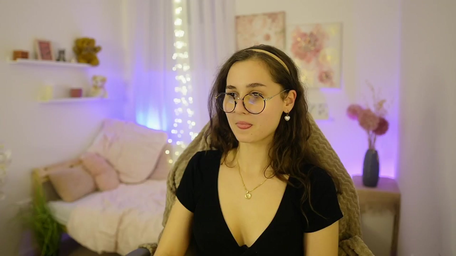 Gallery image thumbnail from Anita_Grey_'s myfreecams stream on, 12/18/2025, 22:36 image 13 of 20