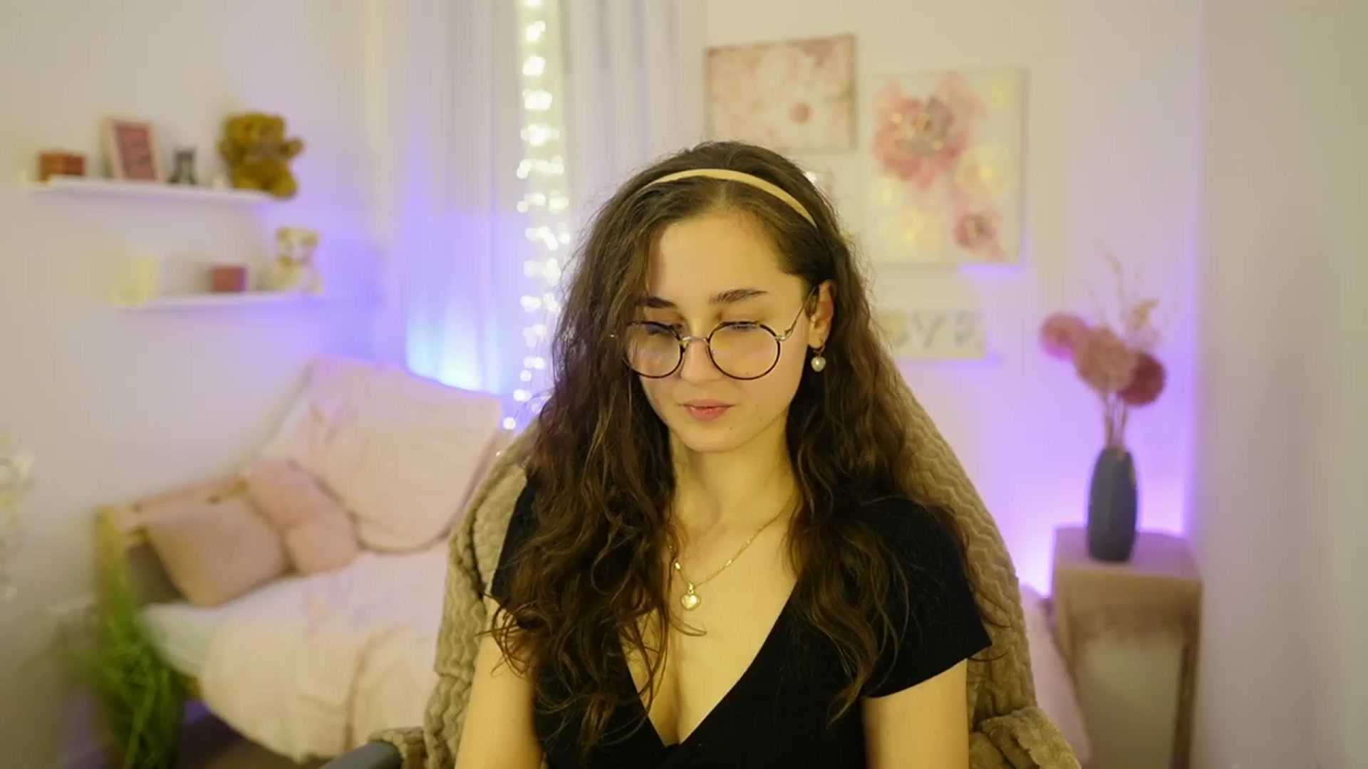 Gallery image thumbnail from Anita_Grey_'s myfreecams stream on, 12/18/2025, 22:36 image 7 of 20