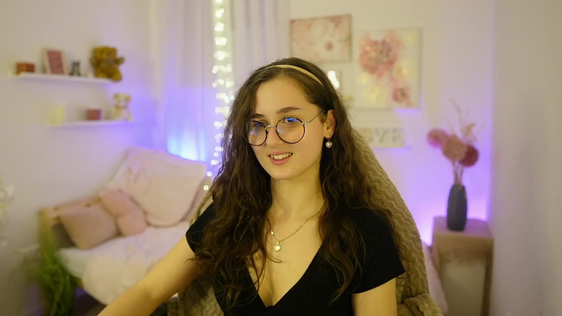 Gallery image thumbnail from Anita_Grey_'s myfreecams stream on, 12/18/2025, 22:36 image 6 of 20