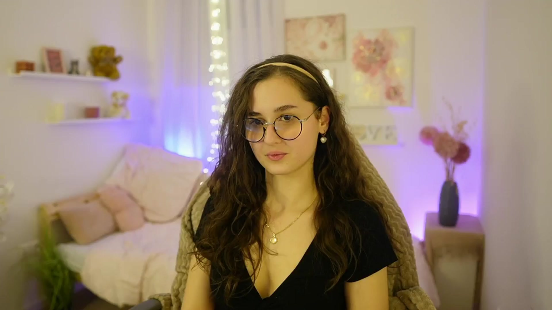 Gallery image thumbnail from Anita_Grey_'s myfreecams stream on, 12/18/2025, 22:36 image 3 of 20
