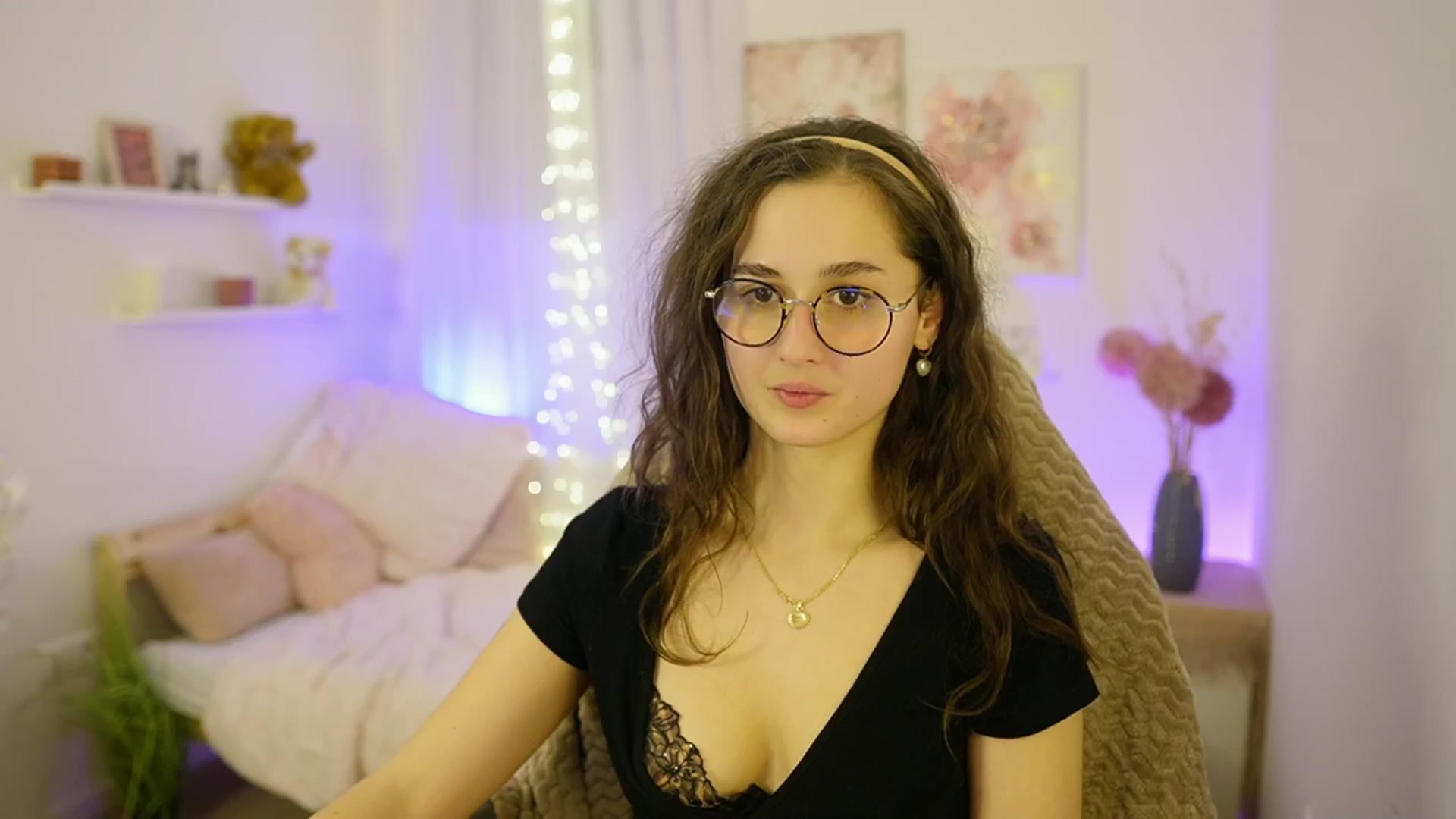 Gallery image thumbnail from Anita_Grey_'s myfreecams stream on, 12/18/2025, 23:52 image 17 of 20