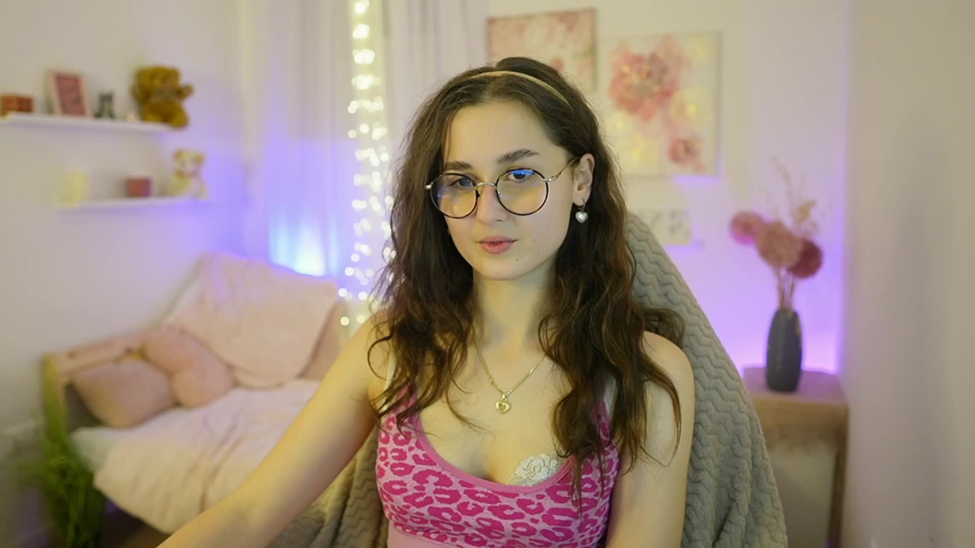 Gallery image thumbnail from Anita_Grey_'s myfreecams stream on, 12/19/2025, 21:28 image 1 of 20
