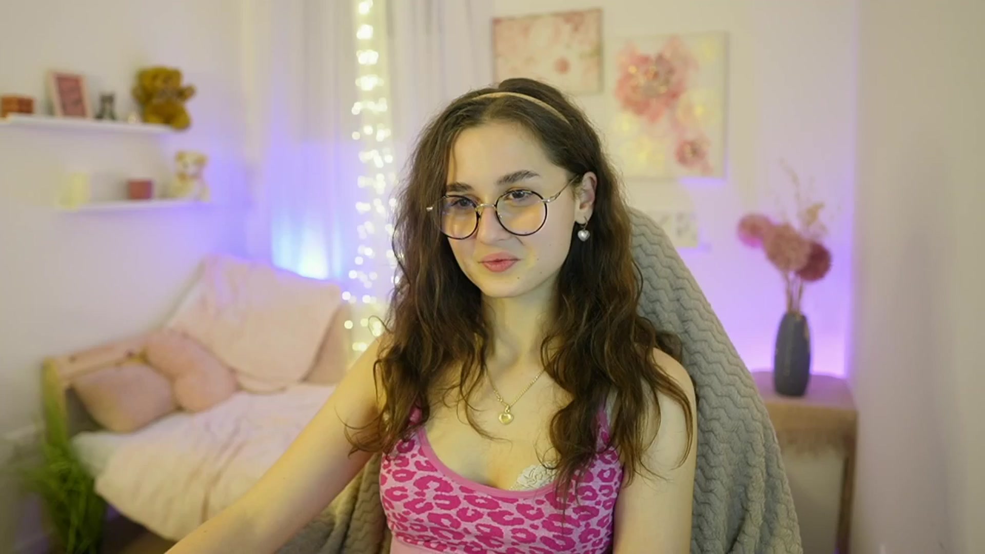 Gallery image thumbnail from Anita_Grey_'s myfreecams stream on, 12/19/2025, 21:28 image 7 of 20