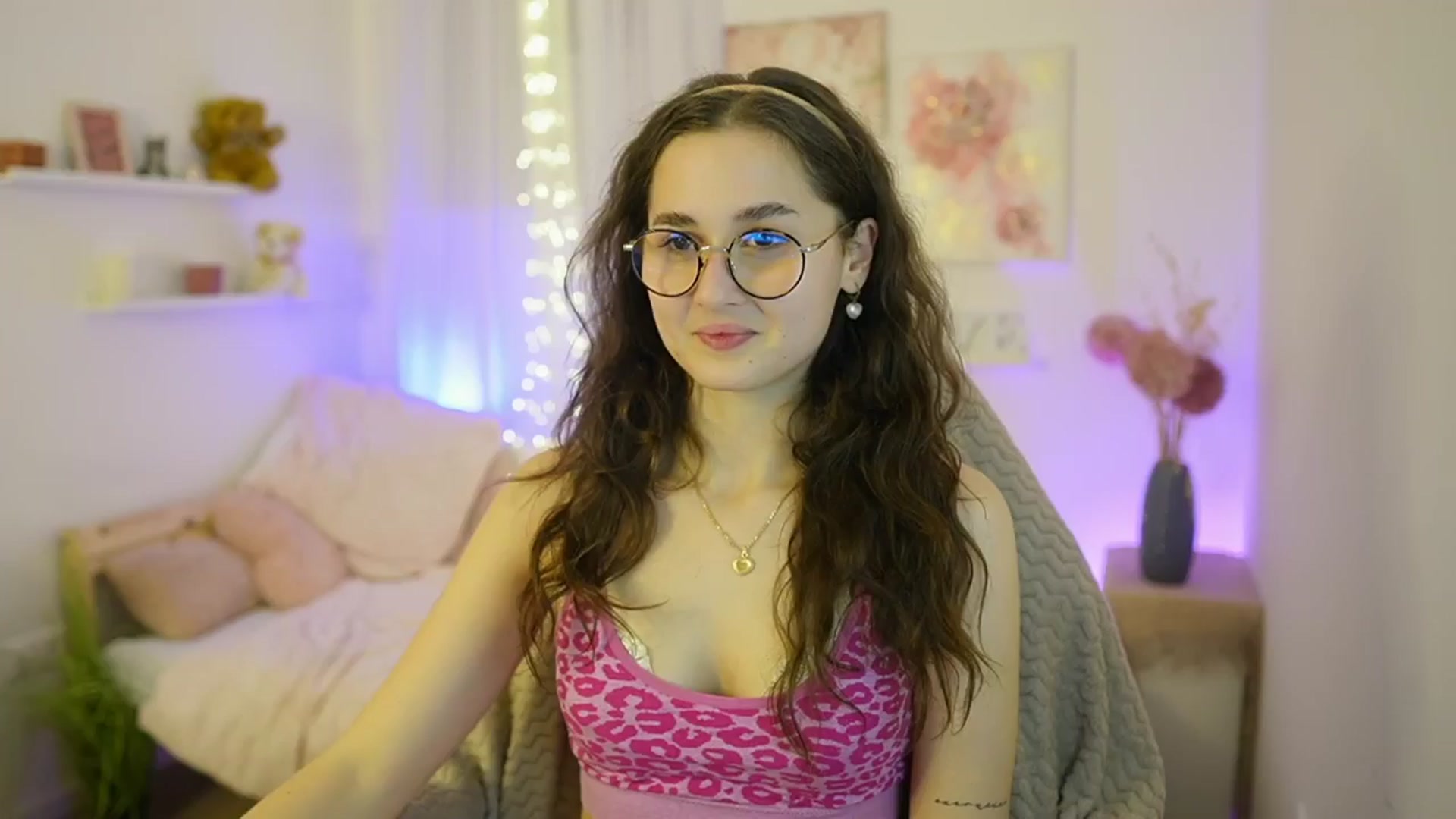 Gallery image thumbnail from Anita_Grey_'s myfreecams stream on, 12/19/2025, 21:28 image 15 of 20