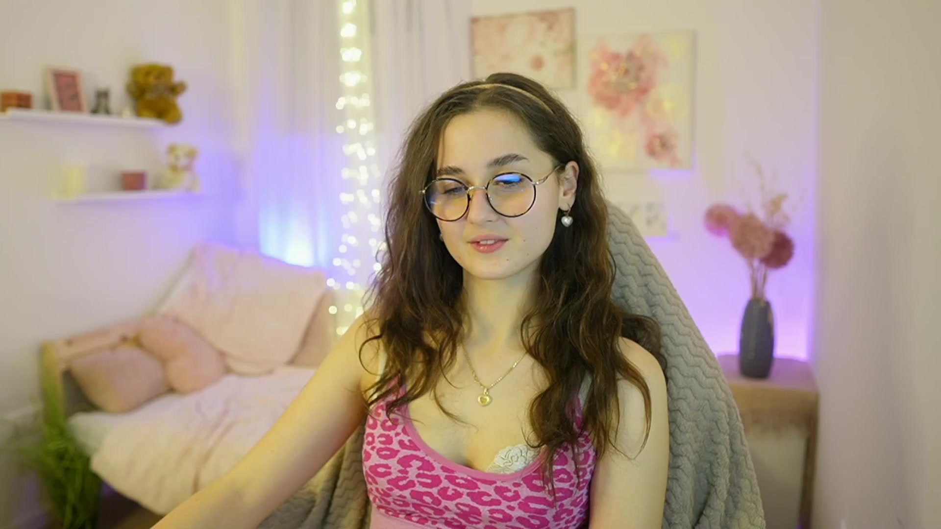 Gallery image thumbnail from Anita_Grey_'s myfreecams stream on, 12/19/2025, 21:28 image 2 of 20