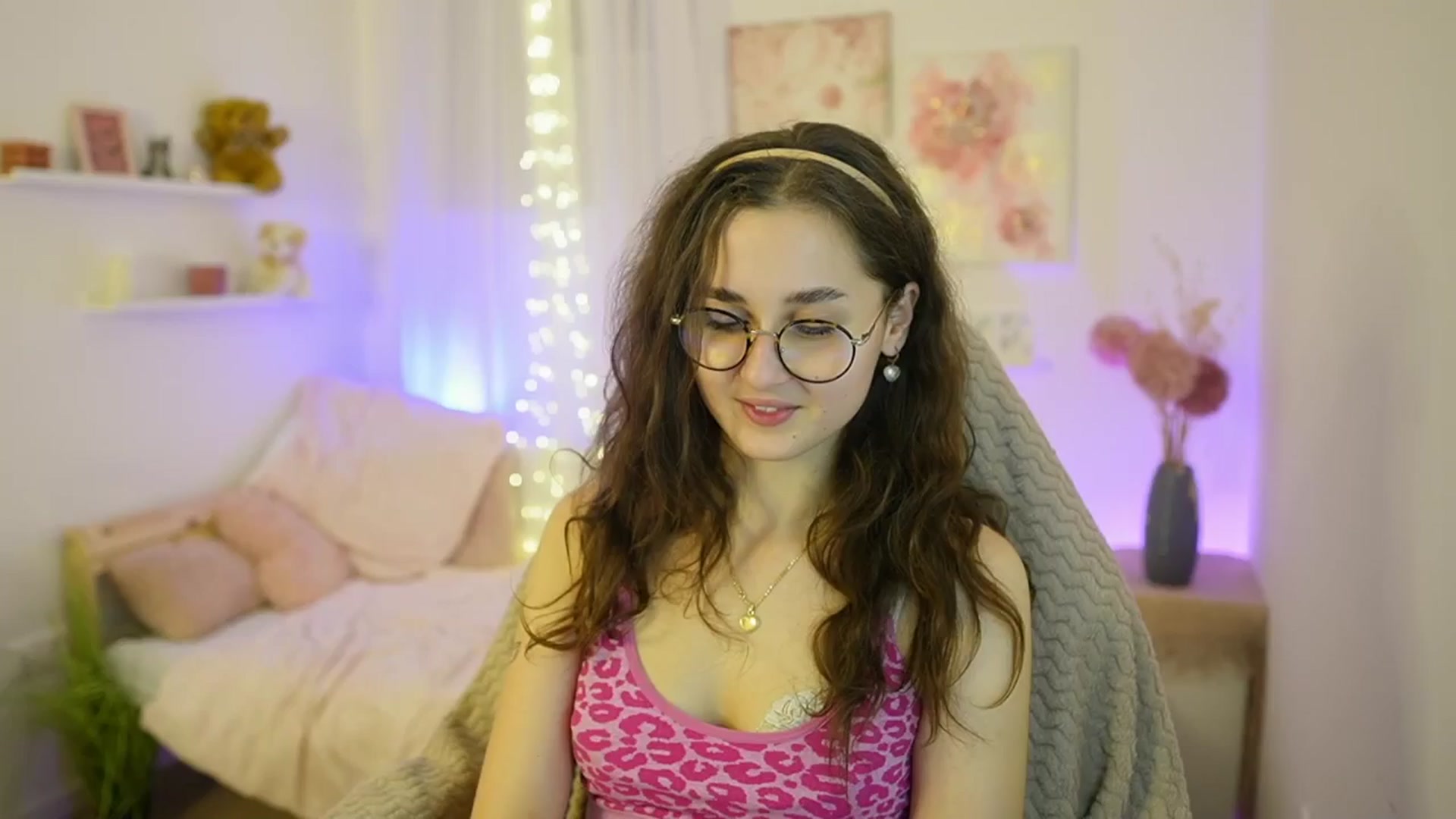 Gallery image thumbnail from Anita_Grey_'s myfreecams stream on, 12/19/2025, 21:28 image 10 of 20