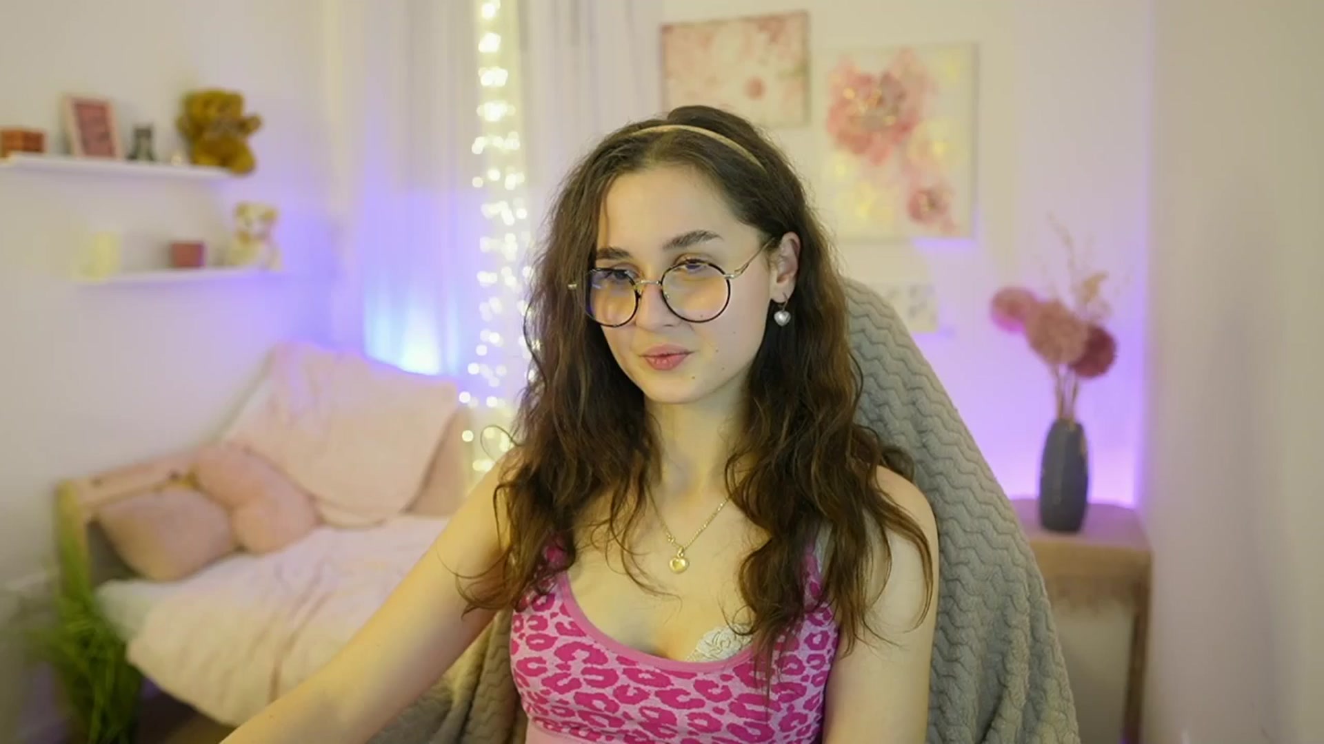 Gallery image thumbnail from Anita_Grey_'s myfreecams stream on, 12/19/2025, 21:28 image 8 of 20