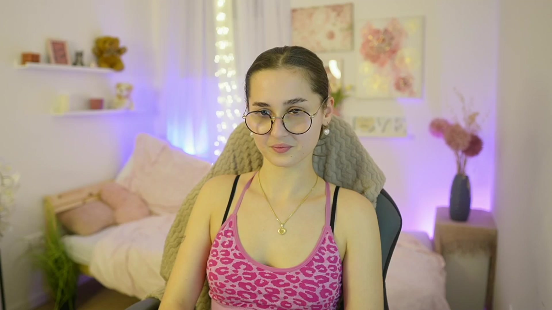 Gallery image thumbnail from Anita_Grey_'s myfreecams stream on, 12/21/2025, 20:18 image 11 of 20