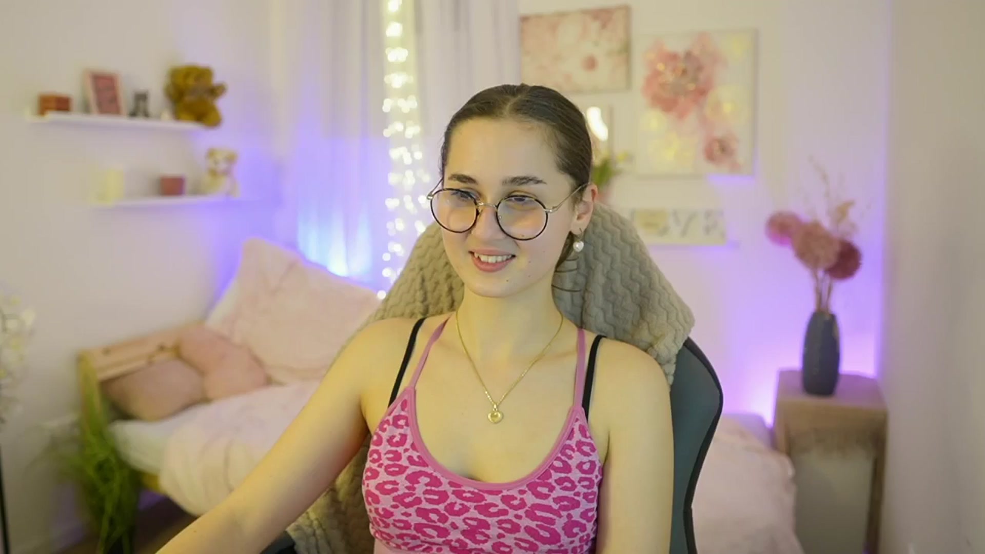 Gallery image thumbnail from Anita_Grey_'s myfreecams stream on, 12/21/2025, 20:18 image 14 of 20