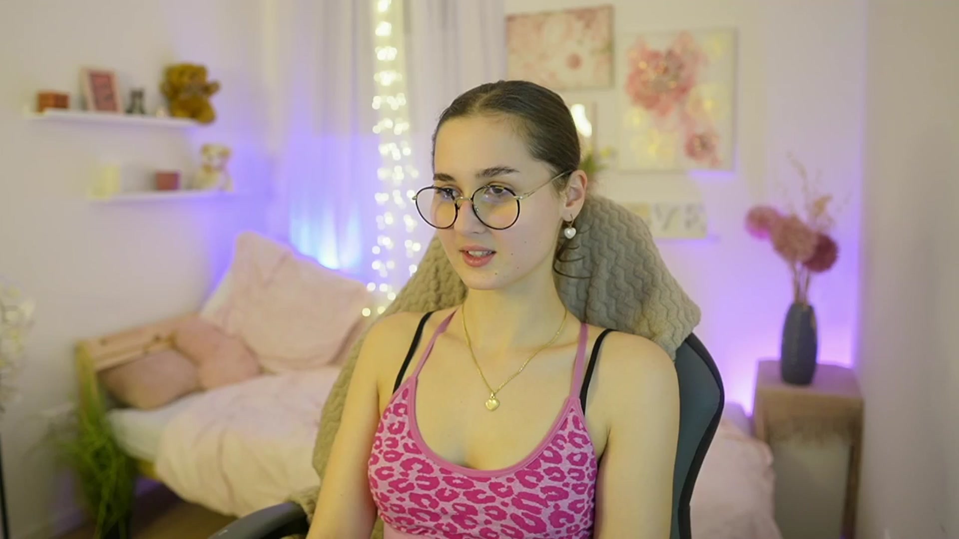 Gallery image thumbnail from Anita_Grey_'s myfreecams stream on, 12/21/2025, 20:18 image 6 of 20