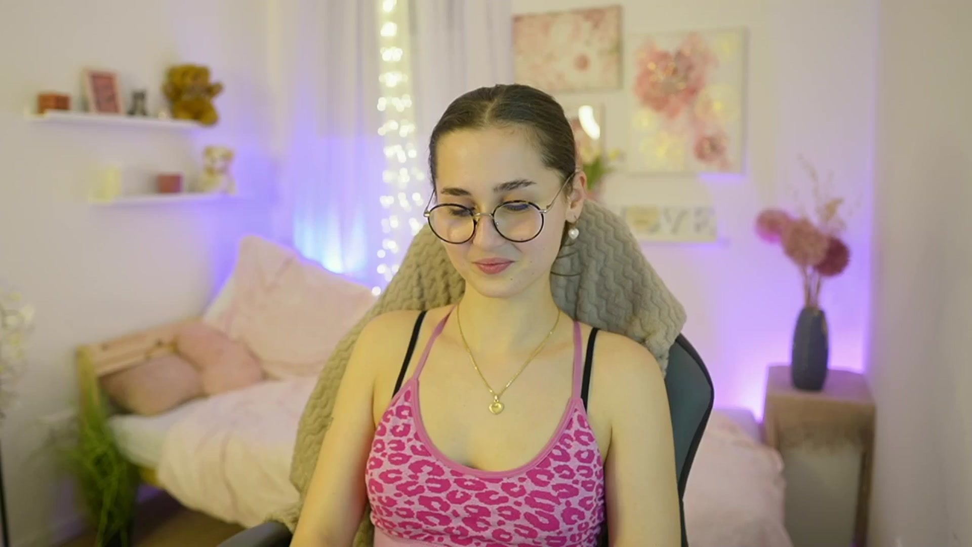 Gallery image thumbnail from Anita_Grey_'s myfreecams stream on, 12/21/2025, 20:18 image 13 of 20