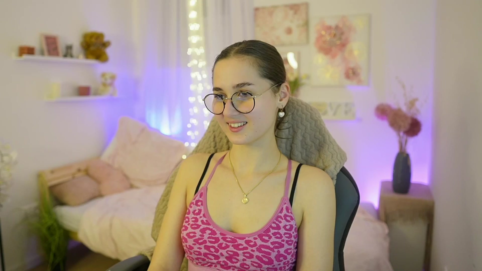 Gallery image thumbnail from Anita_Grey_'s myfreecams stream on, 12/21/2025, 20:18 image 8 of 20