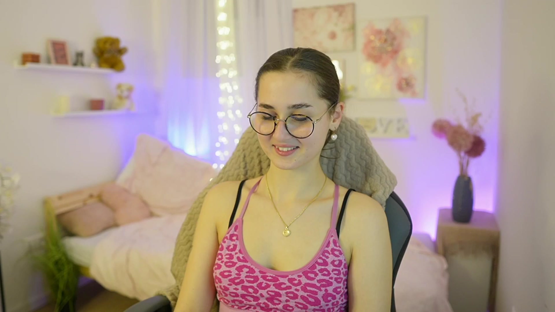 Gallery image thumbnail from Anita_Grey_'s myfreecams stream on, 12/21/2025, 20:18 image 5 of 20