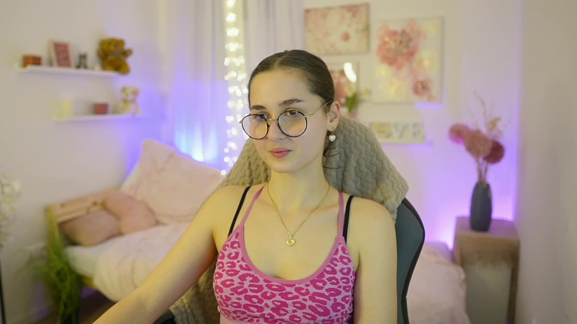 Gallery image thumbnail from Anita_Grey_'s myfreecams stream on, 12/21/2025, 20:18 image 20 of 20