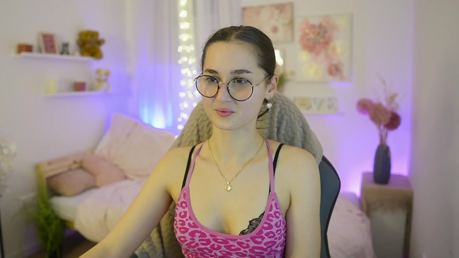 Gallery image thumbnail from Anita_Grey_'s myfreecams stream on, 12/21/2025, 21:01 image 14 of 20