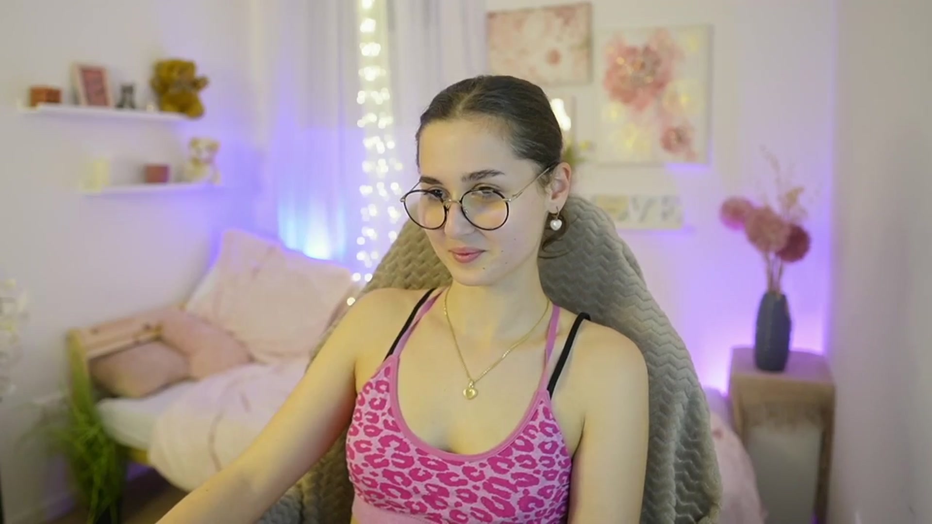 Gallery image thumbnail from Anita_Grey_'s myfreecams stream on, 12/21/2025, 22:57 image 4 of 20
