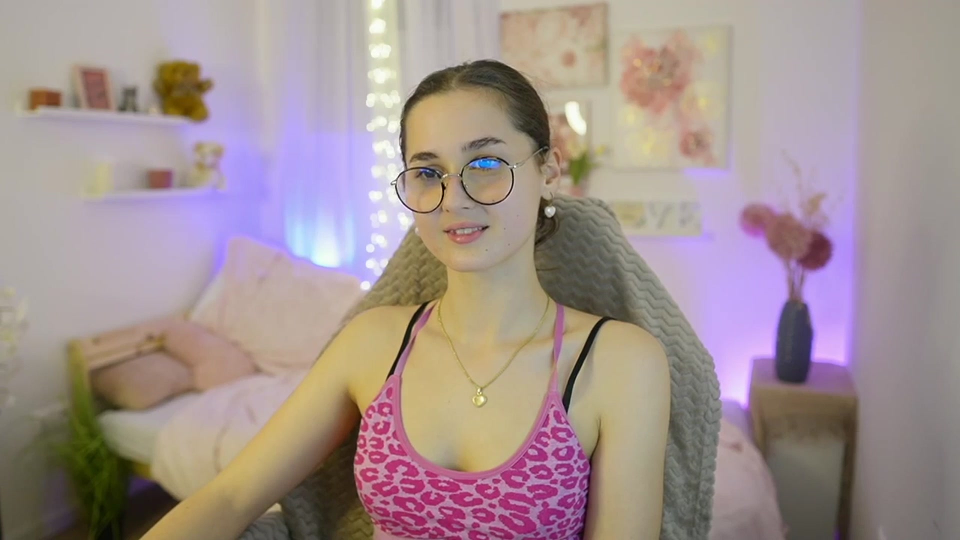Gallery image thumbnail from Anita_Grey_'s myfreecams stream on, 12/21/2025, 22:57 image 18 of 20