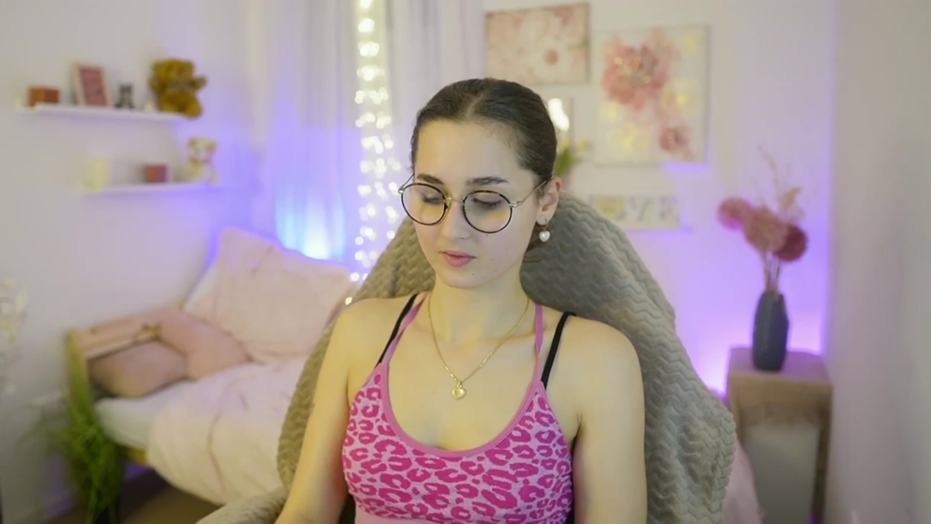 Gallery image thumbnail from Anita_Grey_'s myfreecams stream on, 12/21/2025, 22:57 image 13 of 20