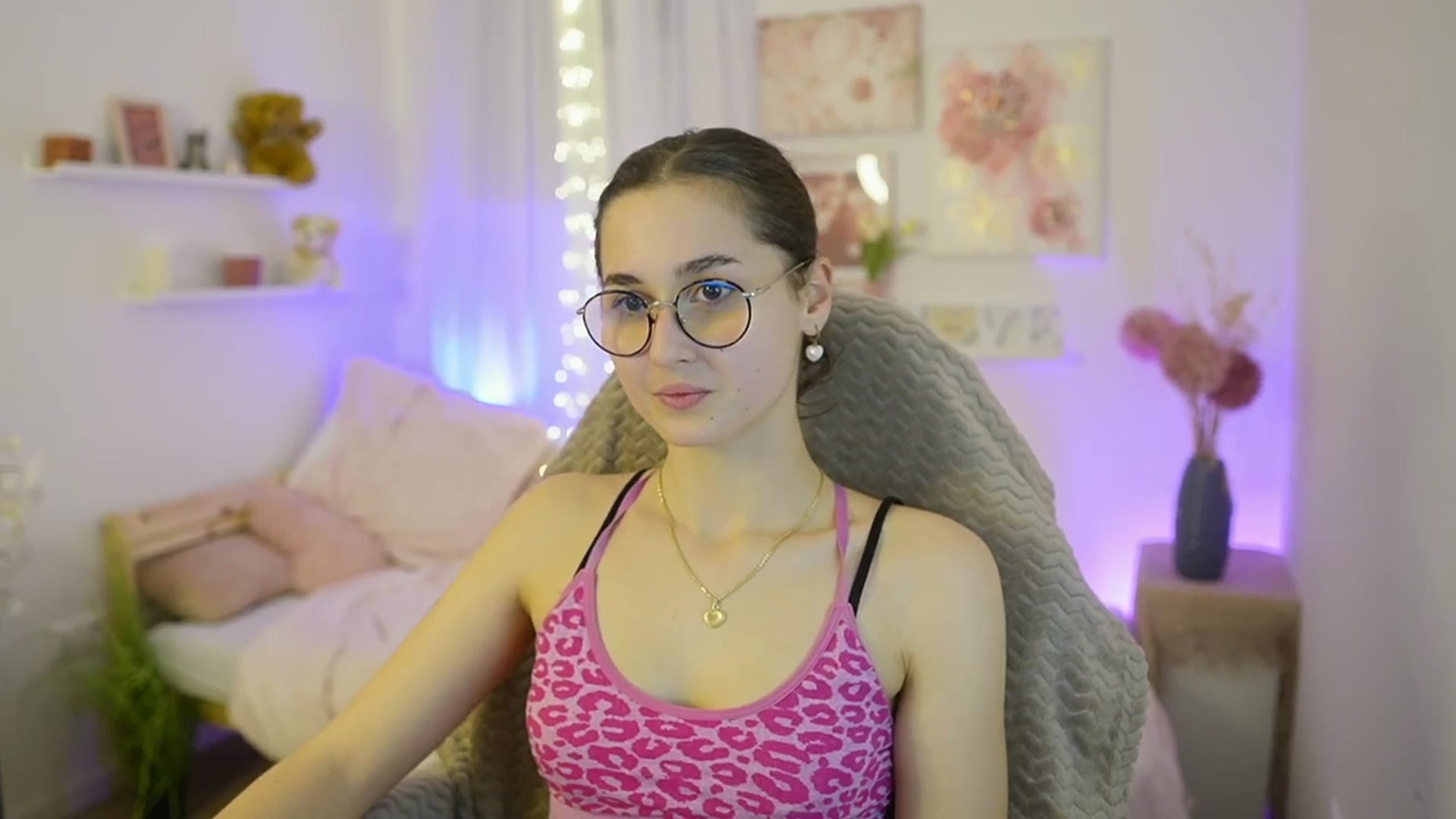Gallery image thumbnail from Anita_Grey_'s myfreecams stream on, 12/21/2025, 22:57 image 14 of 20