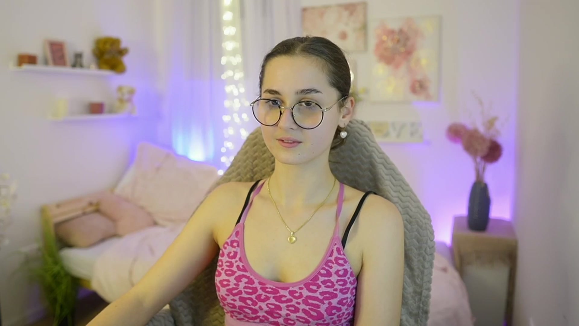 Gallery image thumbnail from Anita_Grey_'s myfreecams stream on, 12/21/2025, 22:57 image 17 of 20