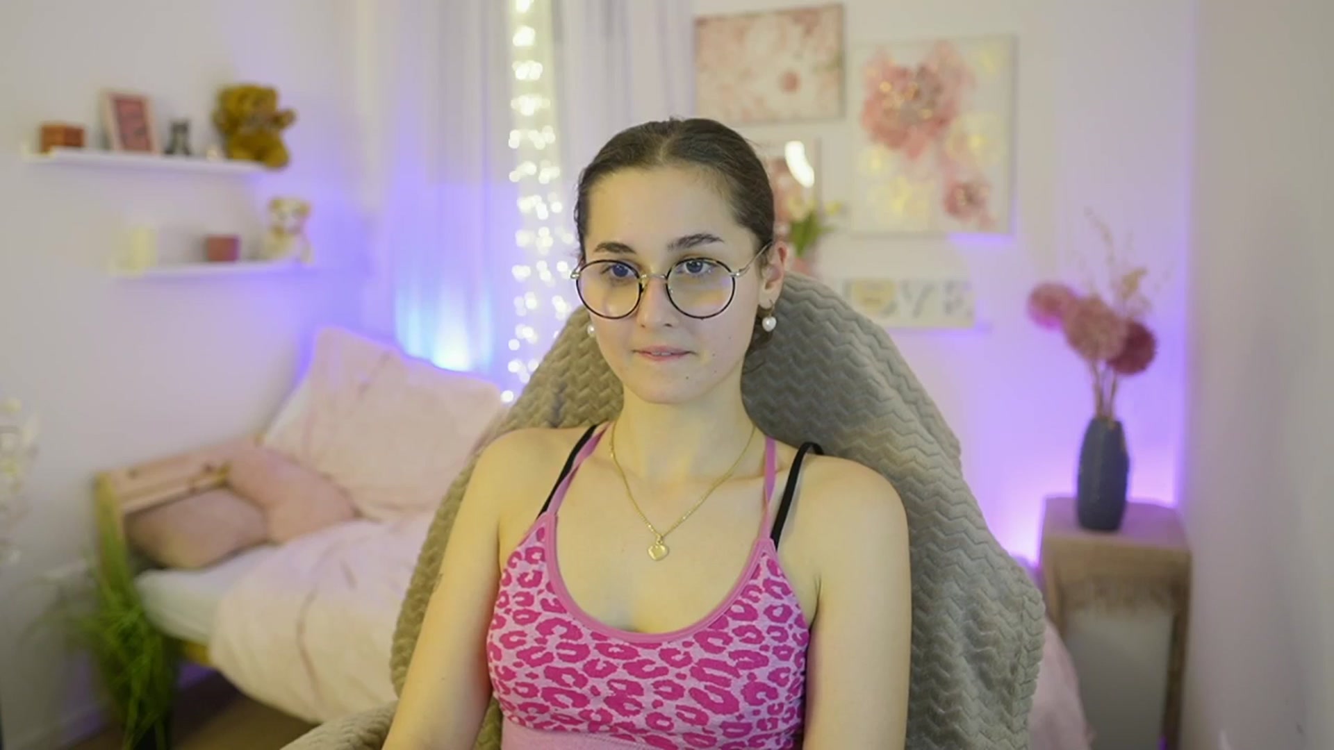 Gallery image thumbnail from Anita_Grey_'s myfreecams stream on, 12/21/2025, 22:57 image 15 of 20