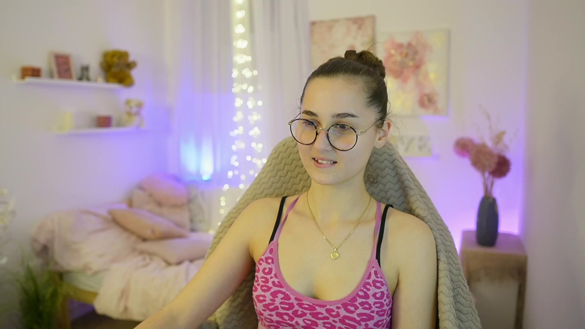 Gallery image thumbnail from Anita_Grey_'s myfreecams stream on, 12/28/2025, 19:42 image 17 of 20