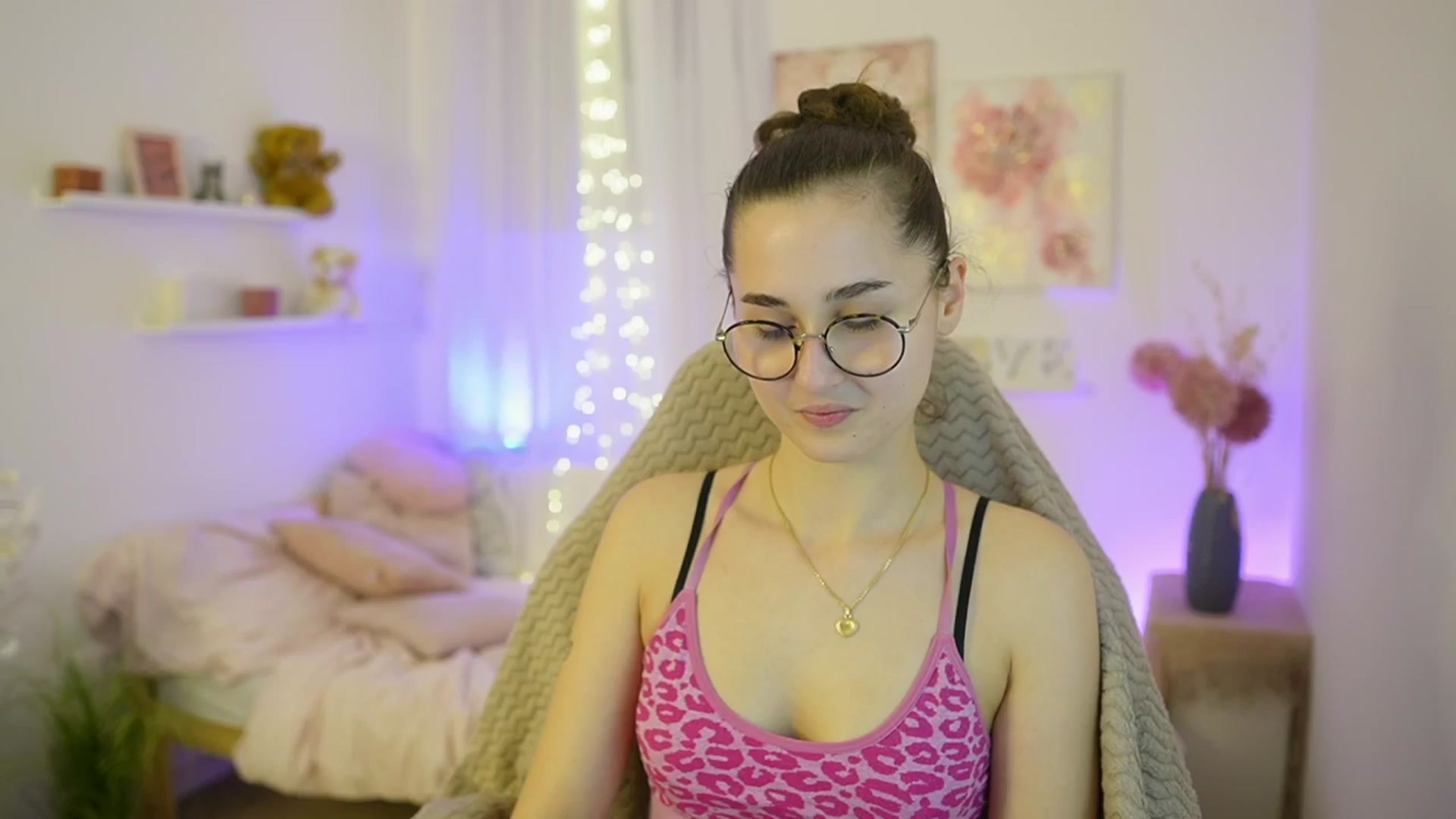 Gallery image thumbnail from Anita_Grey_'s myfreecams stream on, 12/28/2025, 19:42 image 16 of 20