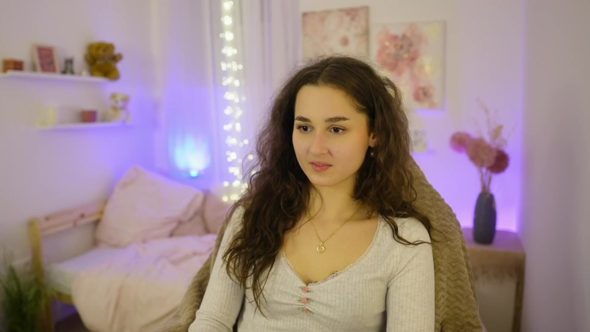 Gallery image thumbnail from Anita_Grey_'s myfreecams stream on, 12/30/2025, 24:13 image 15 of 20
