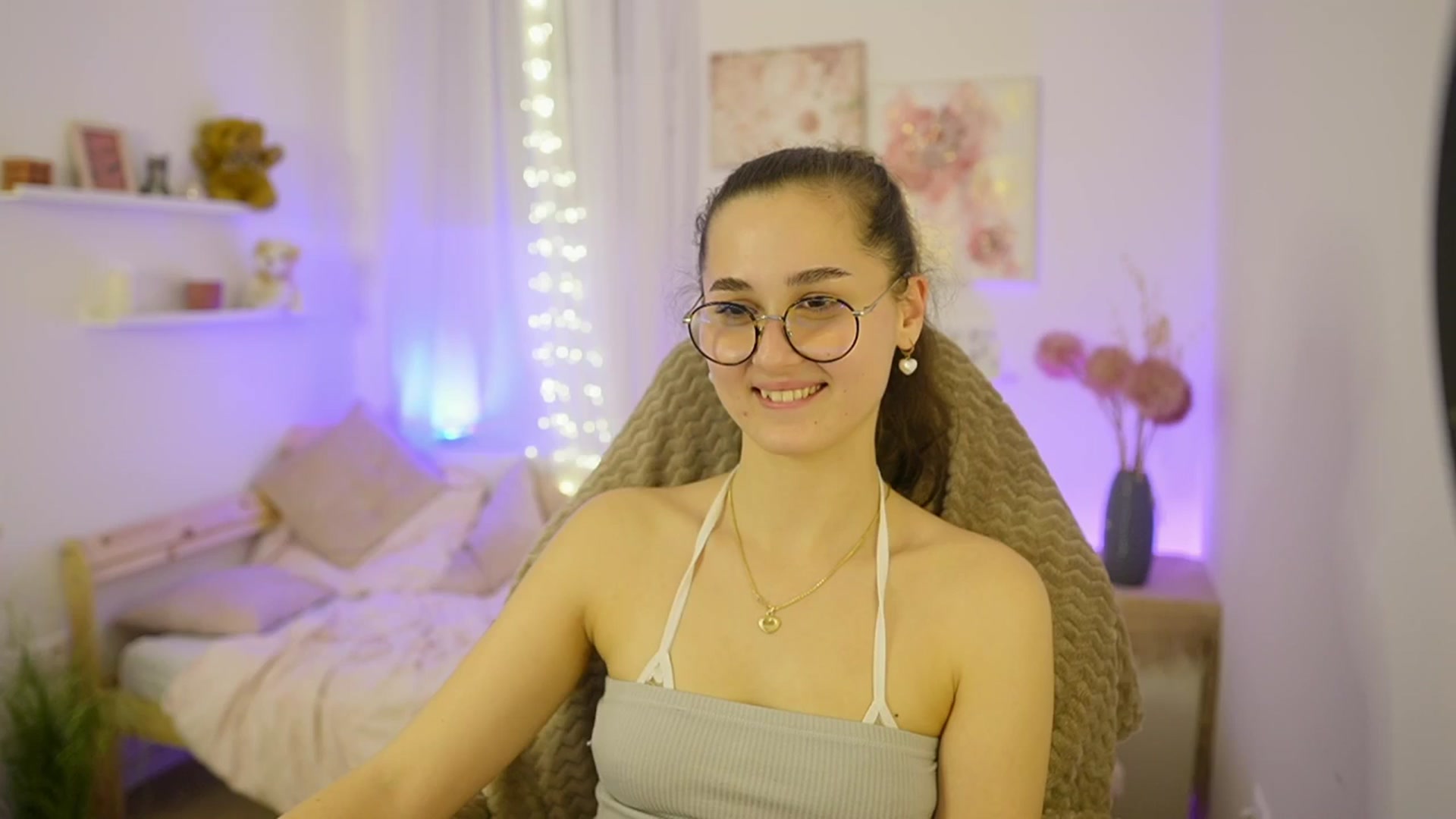 Gallery image thumbnail from Anita_Grey_'s myfreecams stream on, 01/04/2026, 23:57 image 19 of 20