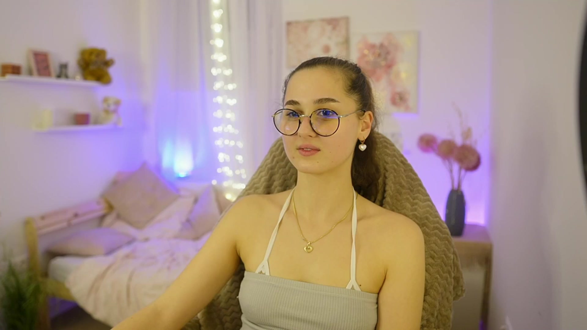 Gallery image thumbnail from Anita_Grey_'s myfreecams stream on, 01/04/2026, 23:57 image 16 of 20