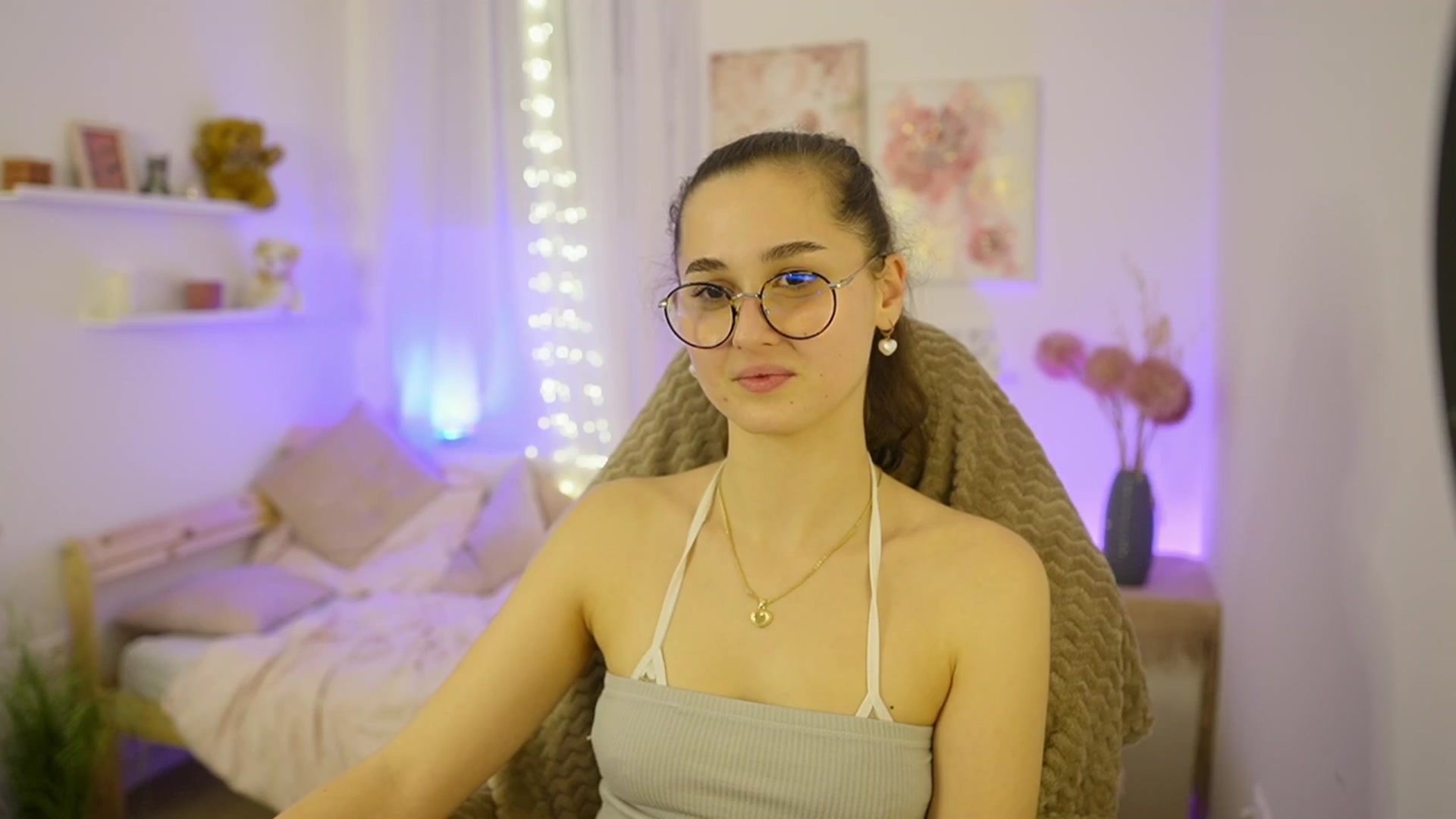 Gallery image thumbnail from Anita_Grey_'s myfreecams stream on, 01/04/2026, 23:57 image 15 of 20