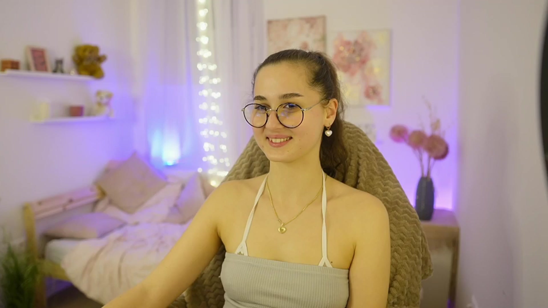 Gallery image thumbnail from Anita_Grey_'s myfreecams stream on, 01/04/2026, 23:57 image 14 of 20
