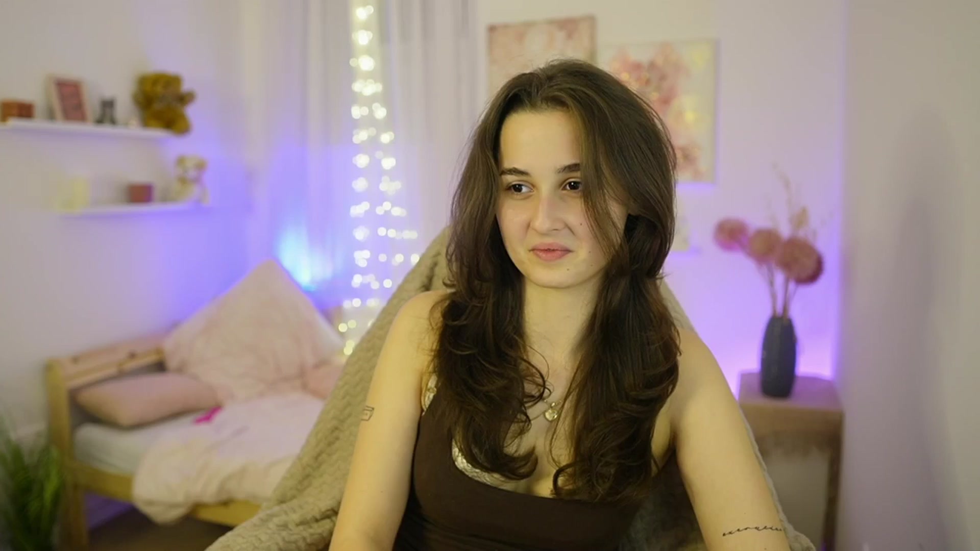 Gallery image thumbnail from Anita_Grey_'s myfreecams stream on, 01/13/2026, 24:00 image 18 of 20