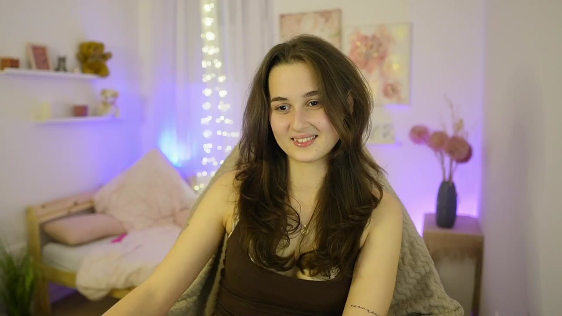 Gallery image thumbnail from Anita_Grey_'s myfreecams stream on, 01/13/2026, 24:00 image 2 of 20