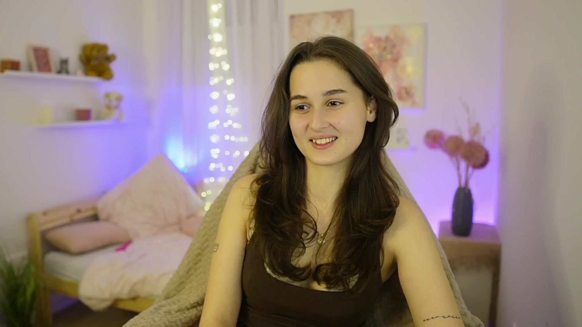 Gallery image thumbnail from Anita_Grey_'s myfreecams stream on, 01/13/2026, 24:00 image 5 of 20