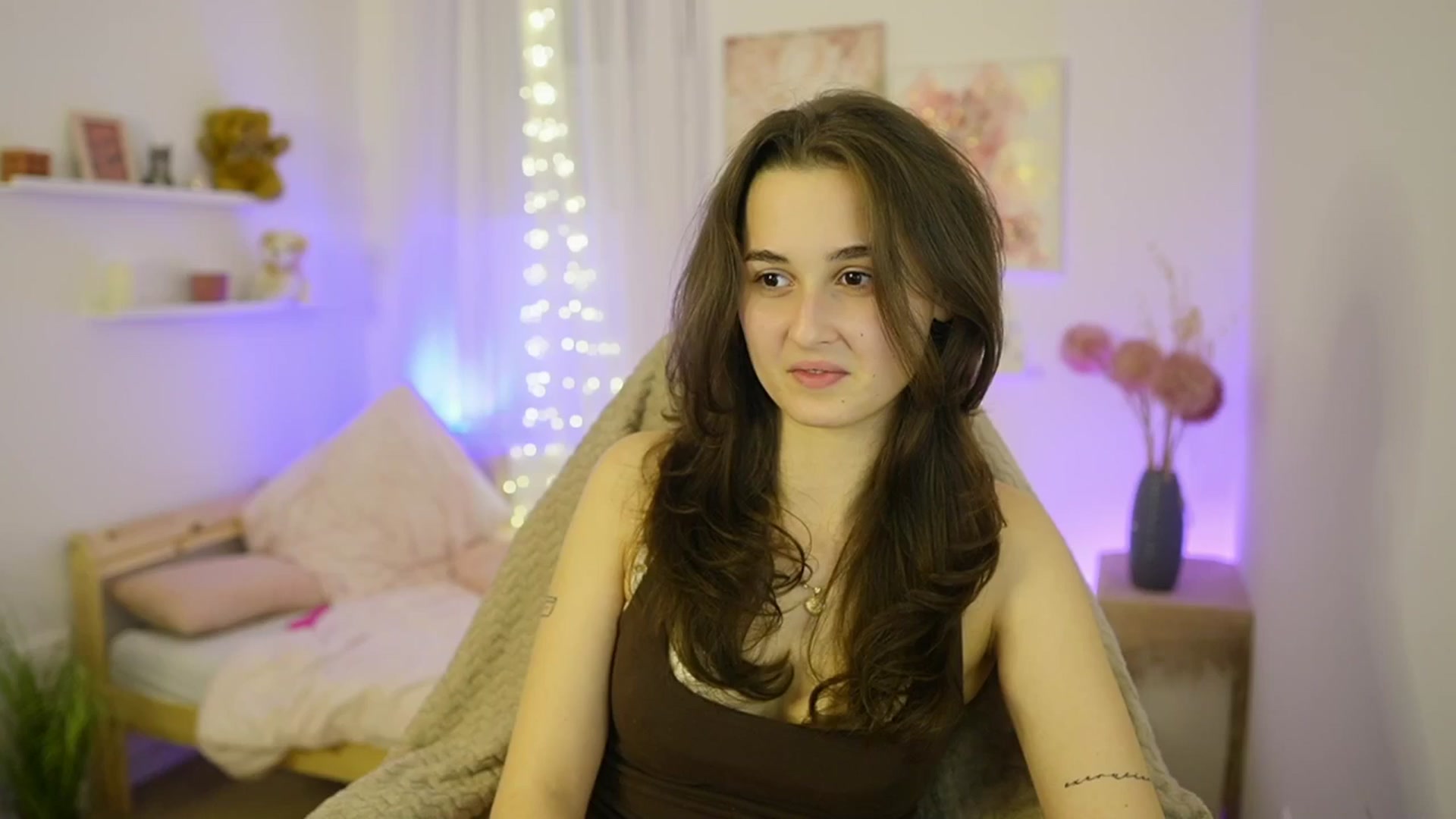 Gallery image thumbnail from Anita_Grey_'s myfreecams stream on, 01/13/2026, 24:00 image 17 of 20