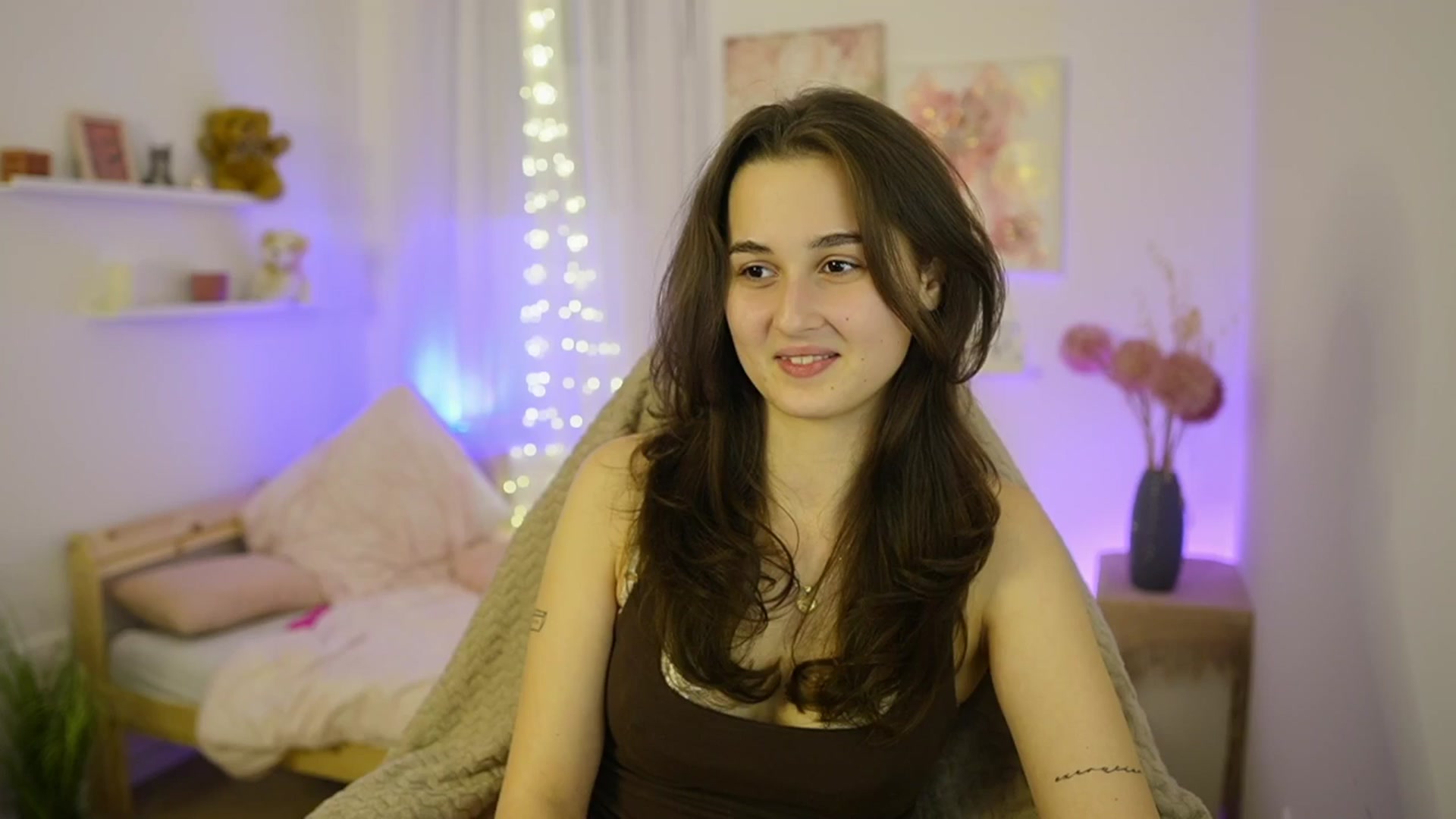 Gallery image thumbnail from Anita_Grey_'s myfreecams stream on, 01/13/2026, 24:00 image 6 of 20