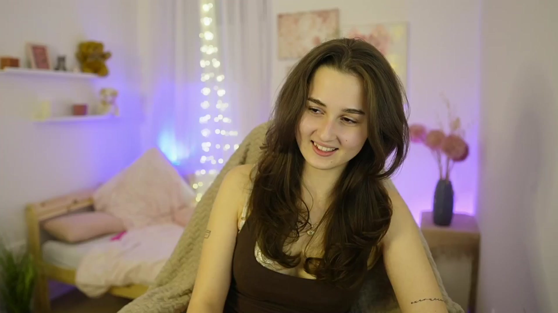 Gallery image thumbnail from Anita_Grey_'s myfreecams stream on, 01/13/2026, 24:00 image 7 of 20