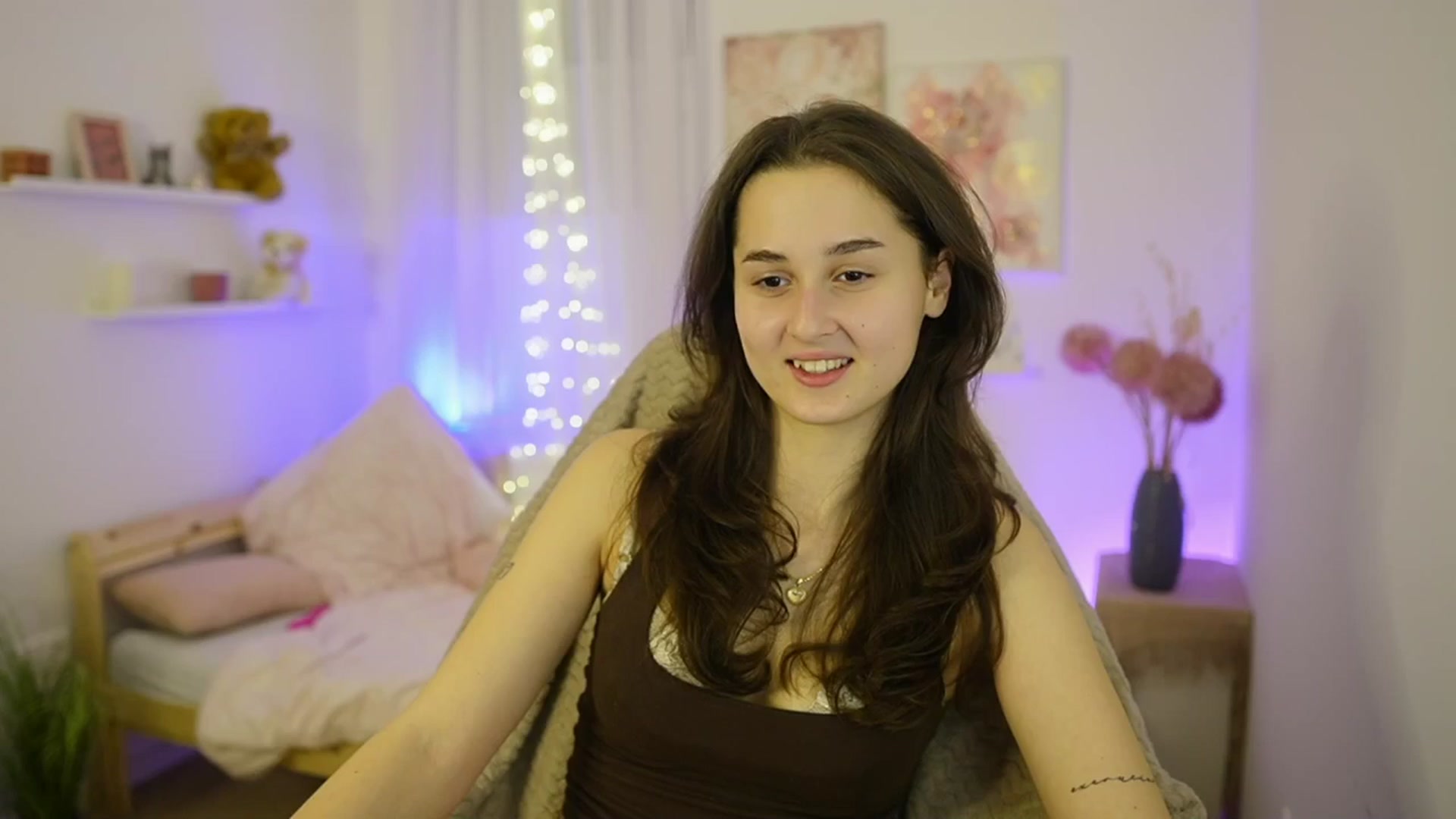 Gallery image thumbnail from Anita_Grey_'s myfreecams stream on, 01/13/2026, 24:14 image 14 of 20