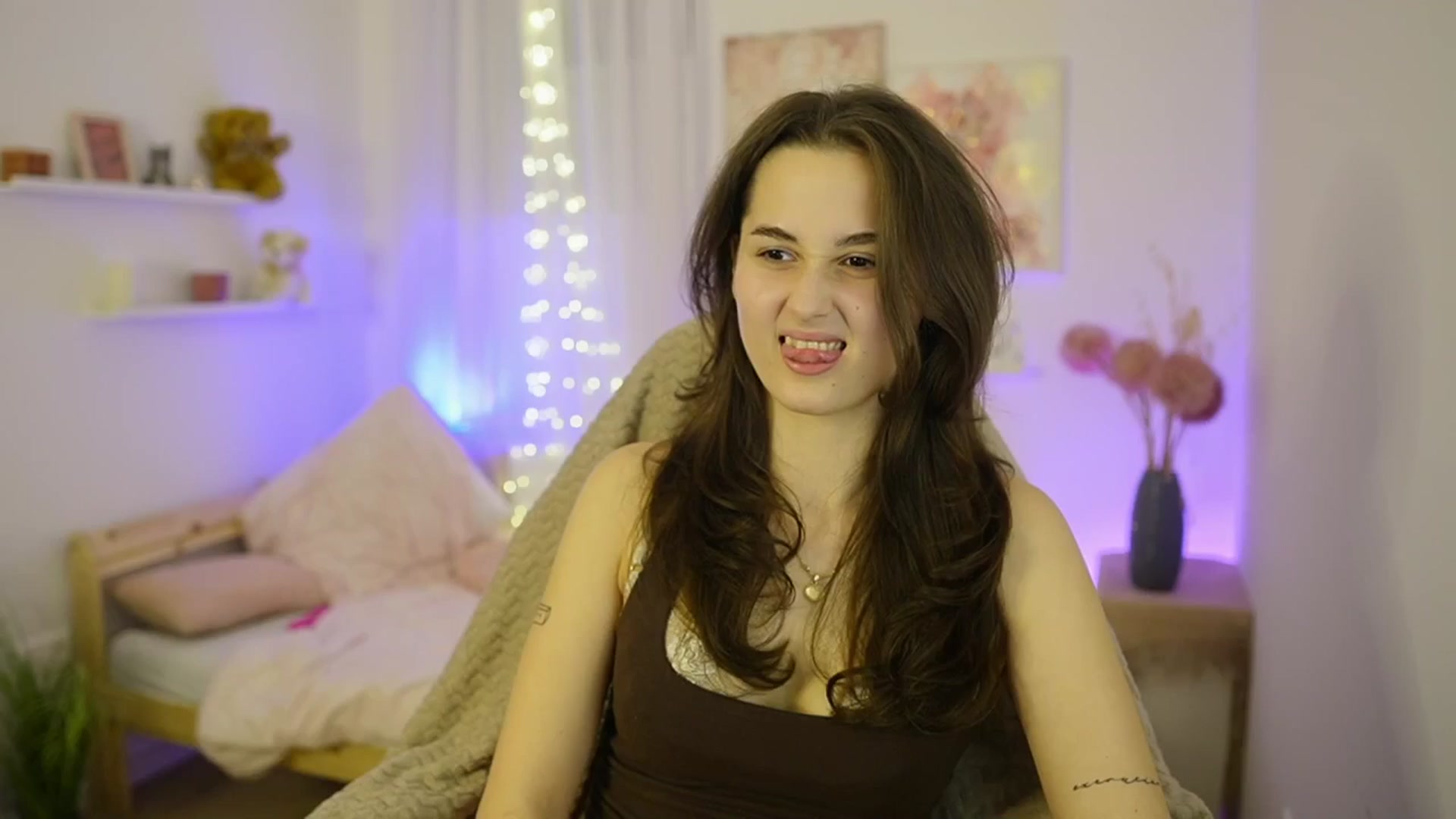 Gallery image thumbnail from Anita_Grey_'s myfreecams stream on, 01/13/2026, 24:14 image 2 of 20