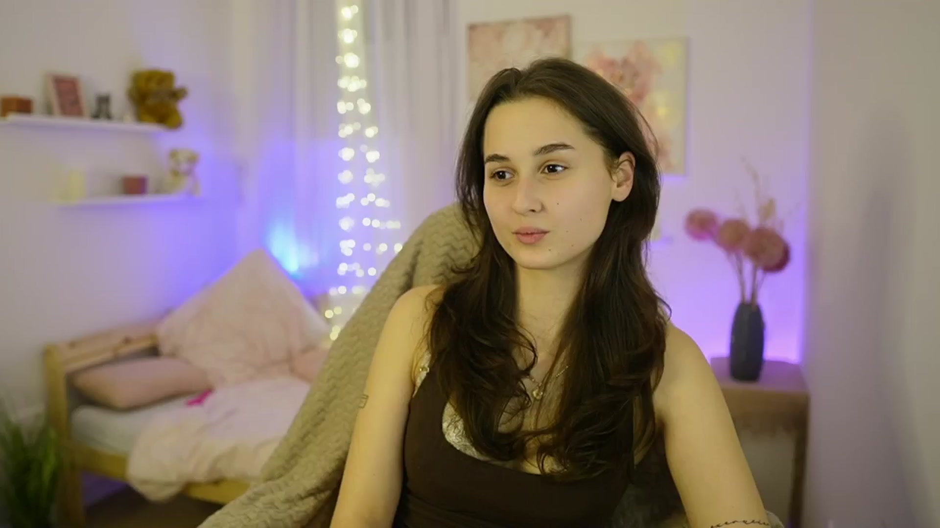 Gallery image thumbnail from Anita_Grey_'s myfreecams stream on, 01/13/2026, 24:14 image 8 of 20