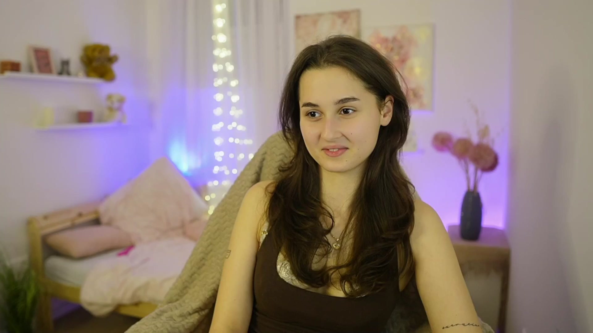 Gallery image thumbnail from Anita_Grey_'s myfreecams stream on, 01/13/2026, 24:14 image 10 of 20
