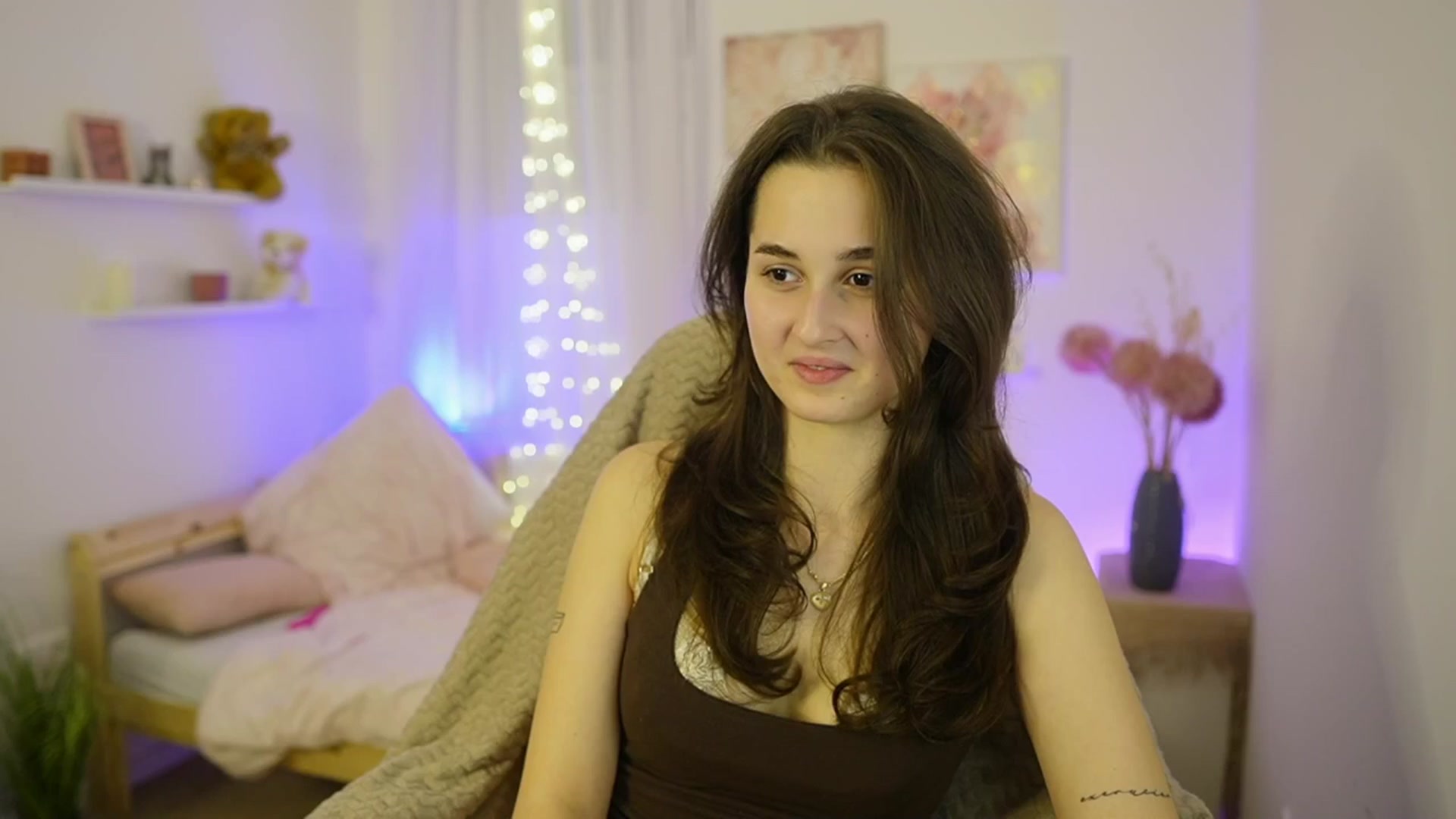 Gallery image thumbnail from Anita_Grey_'s myfreecams stream on, 01/13/2026, 24:14 image 6 of 20