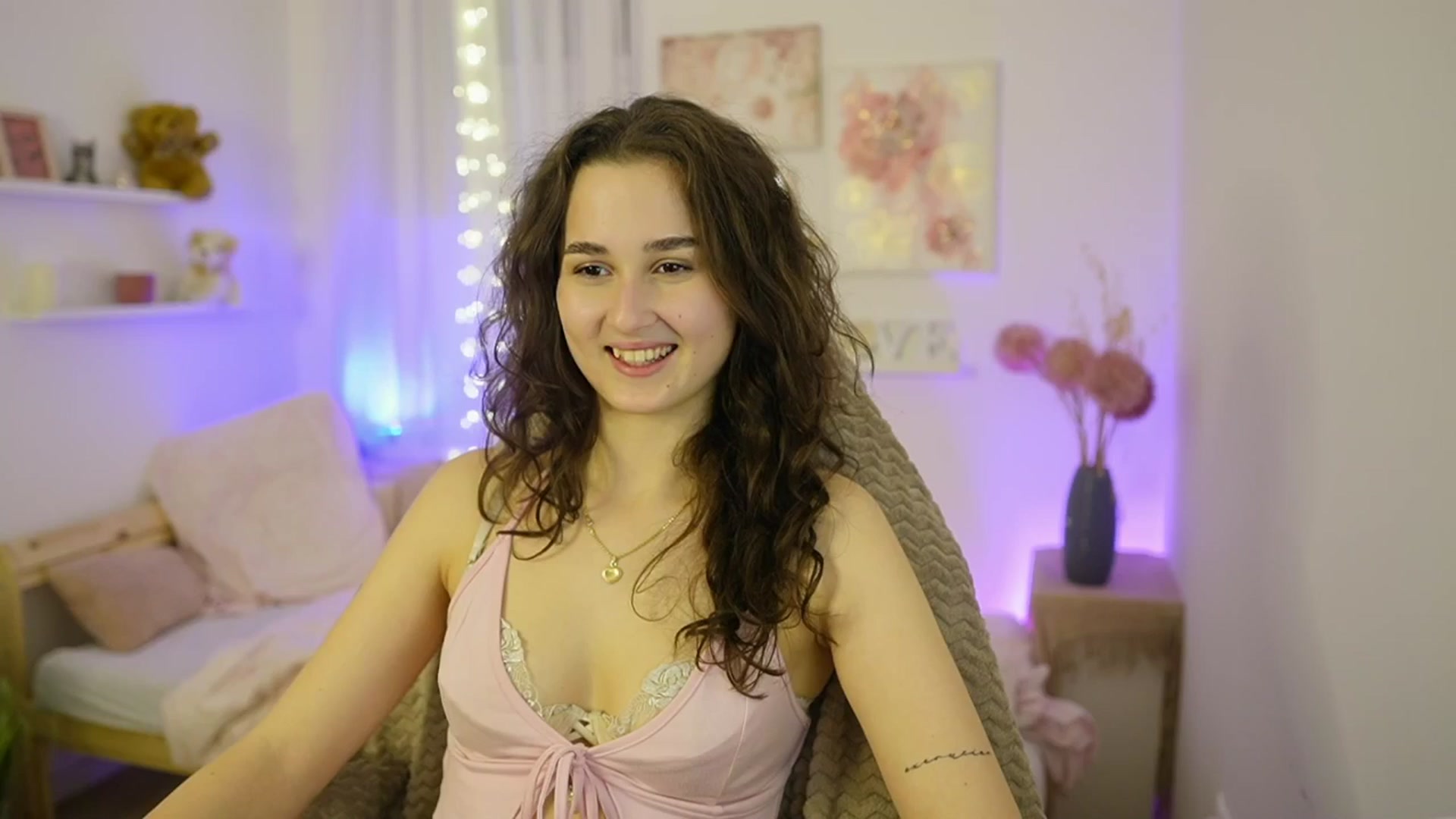 Gallery image thumbnail from Anita_Grey_'s myfreecams stream on, 01/18/2026, 23:49 image 4 of 20