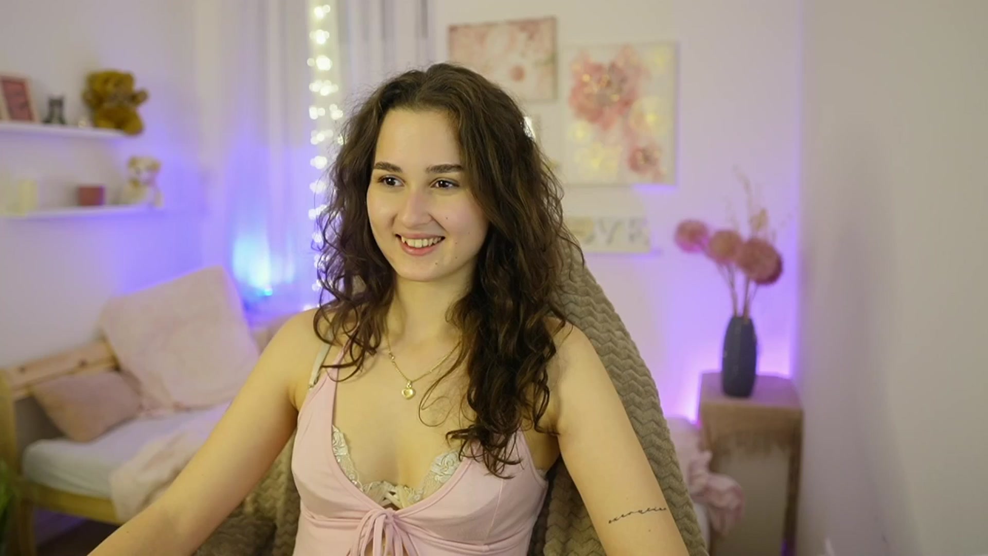 Gallery image thumbnail from Anita_Grey_'s myfreecams stream on, 01/18/2026, 23:49 image 3 of 20